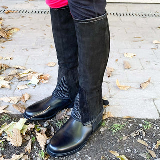 Shortchaps Mocka Svart -  från  NOVA